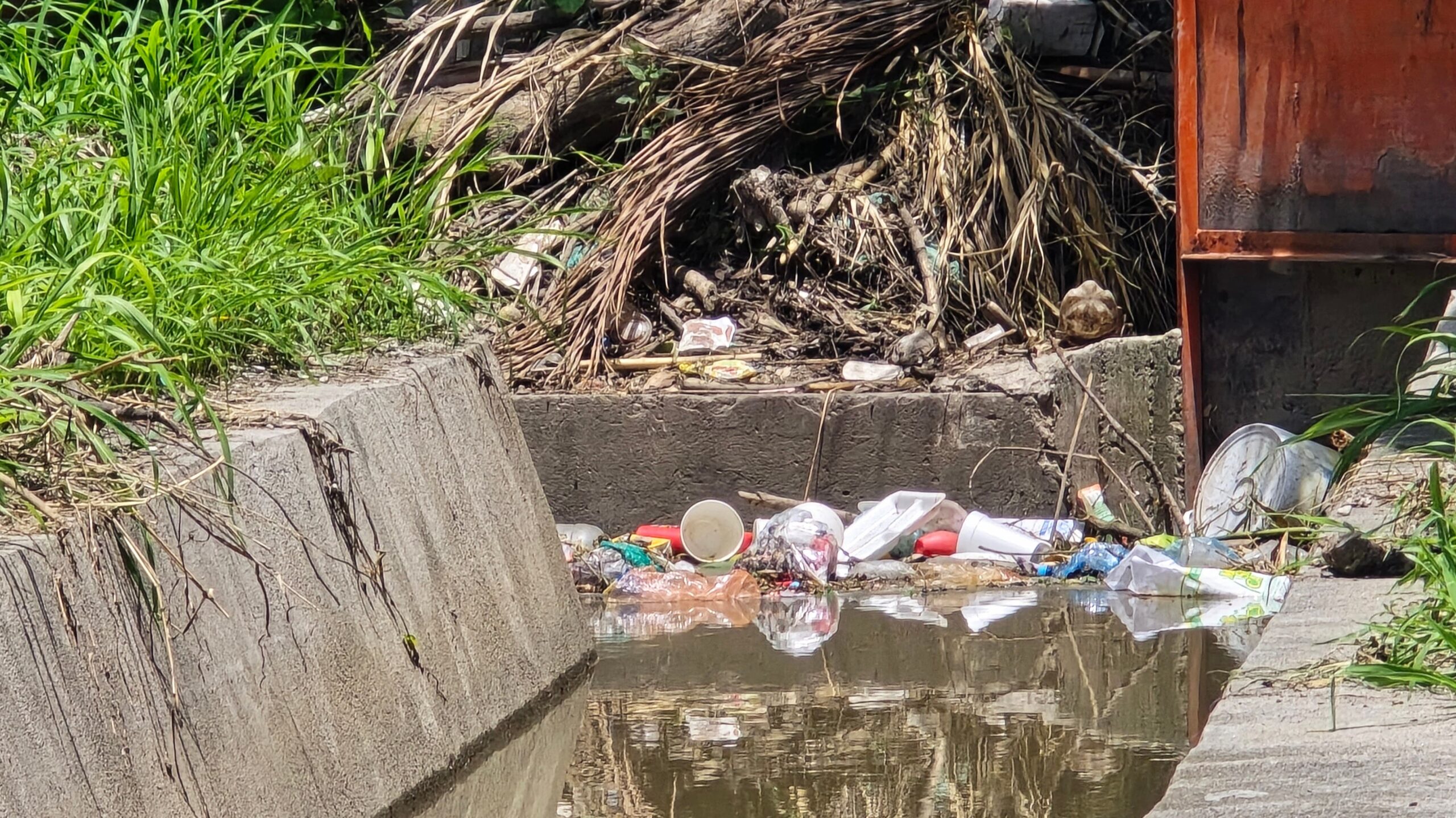 Basura prinicipal causa de encharcamientos en la ciudad