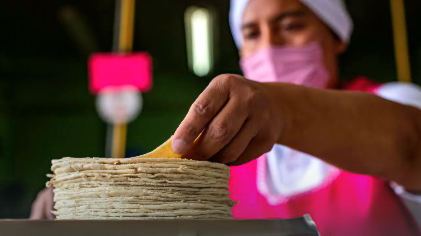 Difícil congelar precio de la tortilla