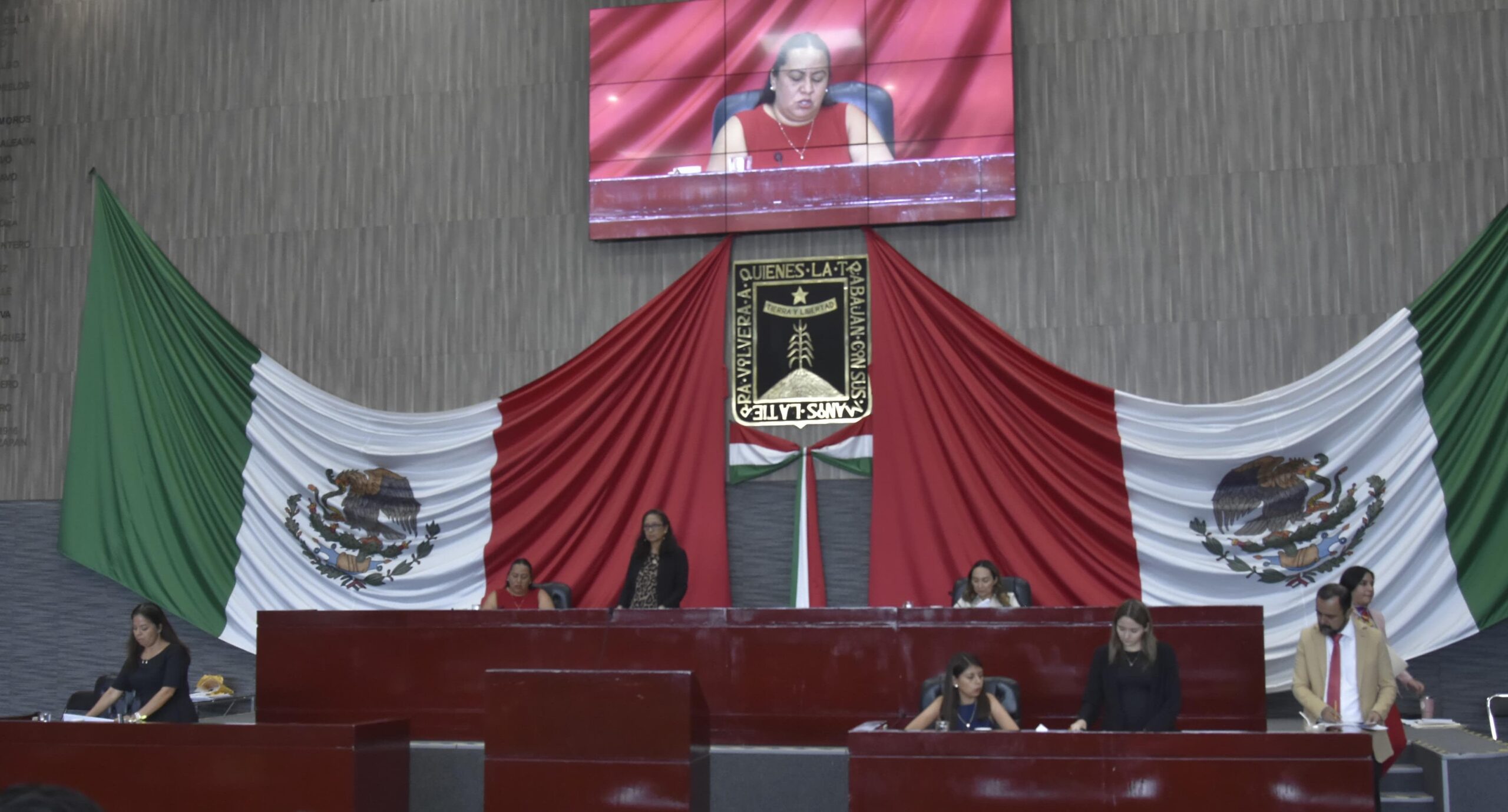 Proponen Diputados autorizar a municipios contratar créditos para infraestructura social