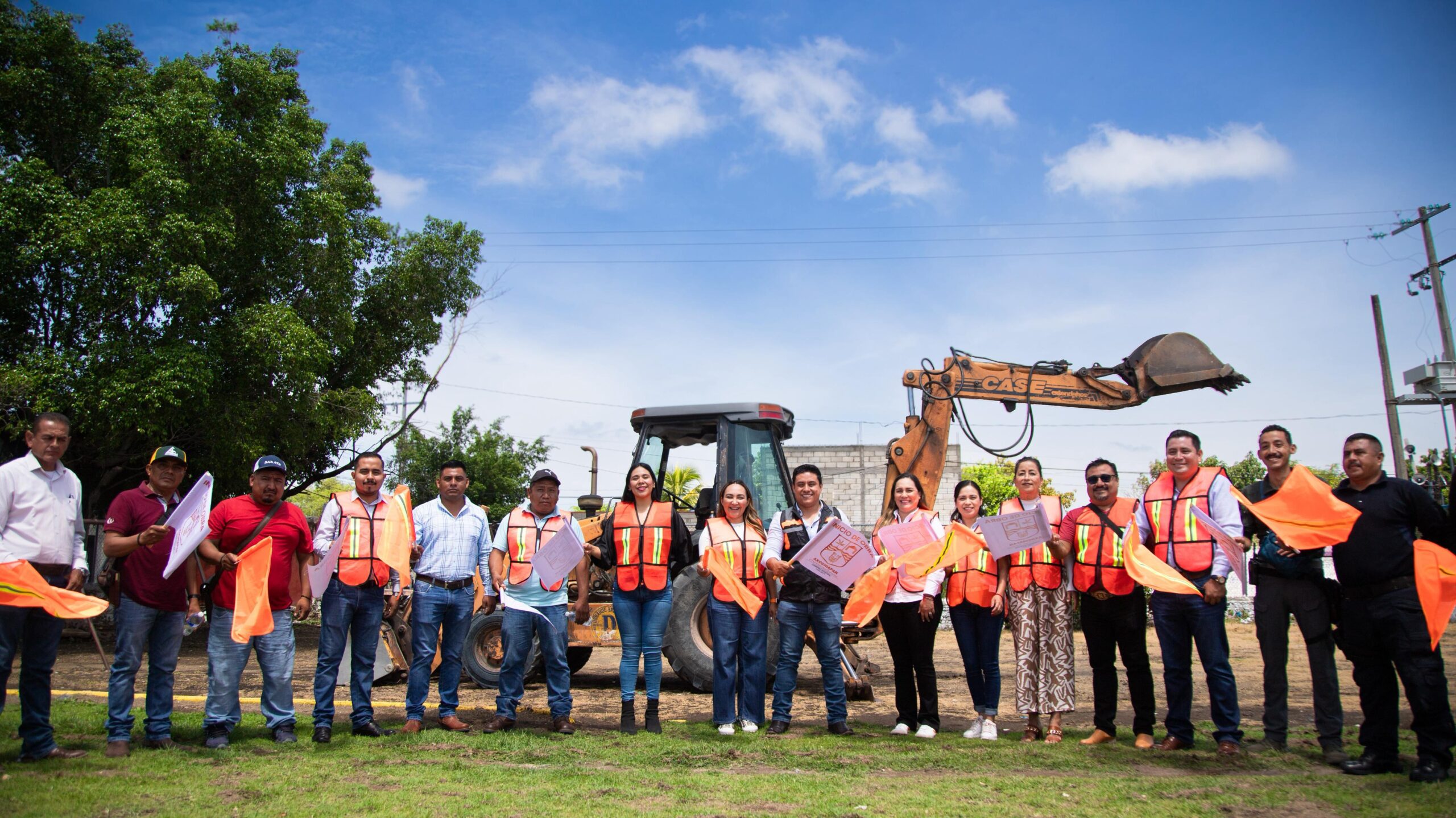 Arranca Marco Cuate construcción de primer parque en Telixtac