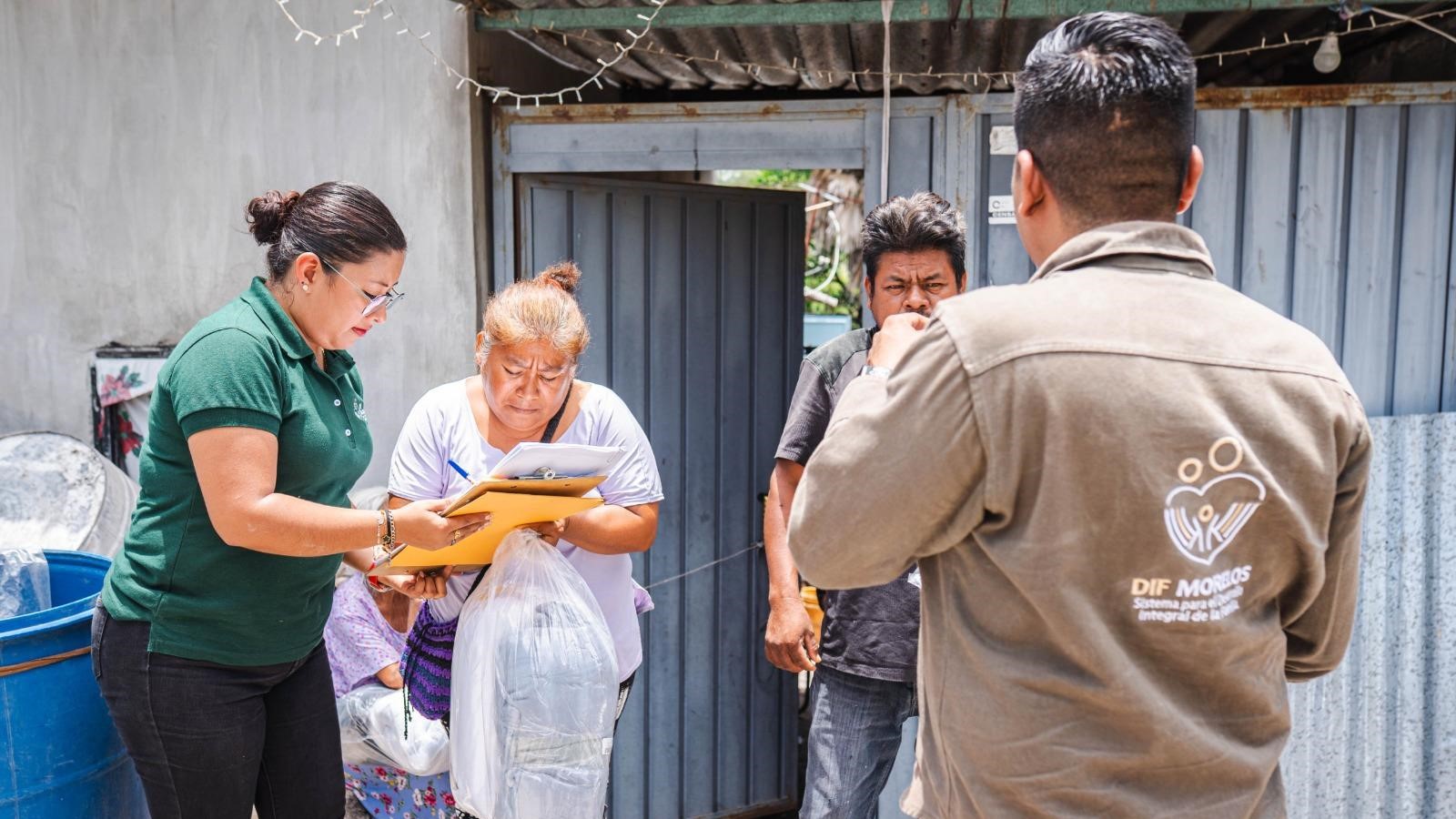 SEDIF entrega apoyos a familias afectadas por lluvias
