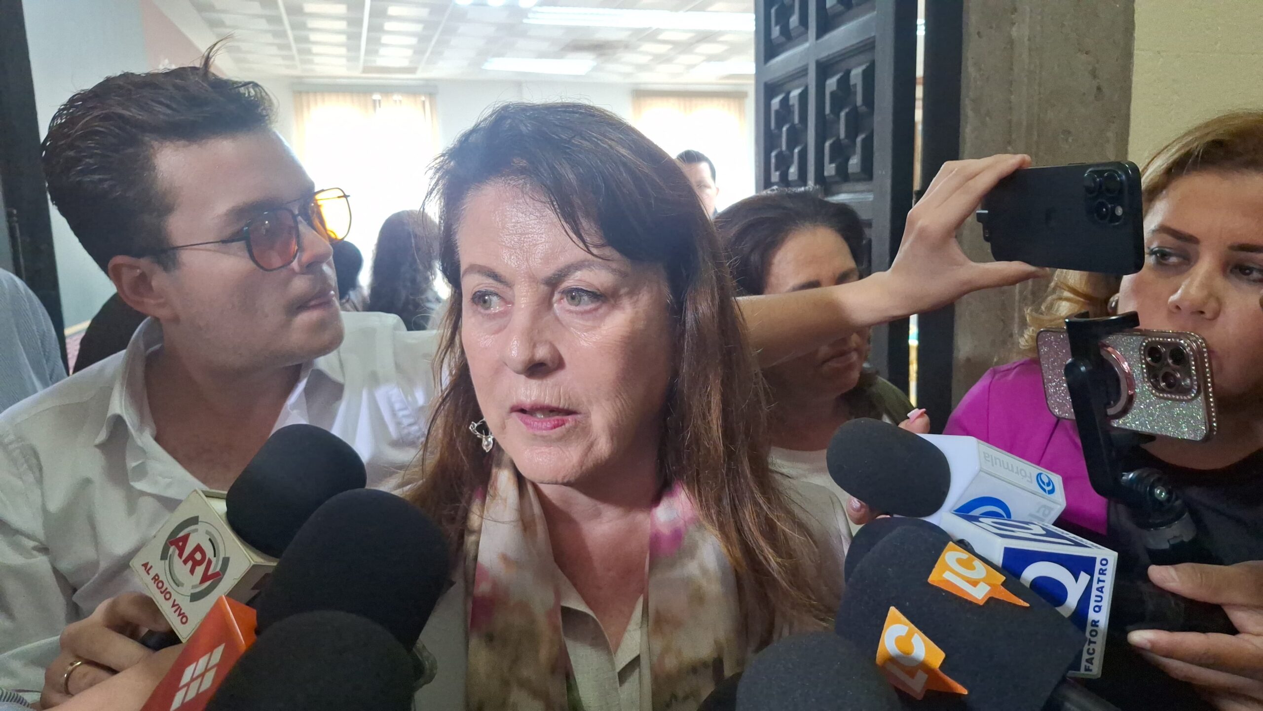 Gobernadora de Morelos contra música bélica