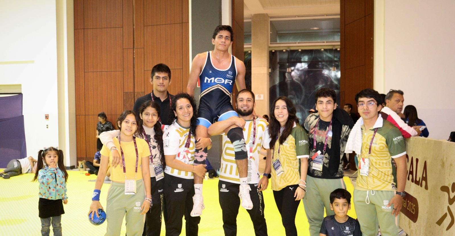 Recibe Johan García medalla de bronce en luchas asociadas