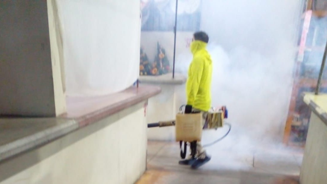 Ocuituco fumiga el Mercado Municipal