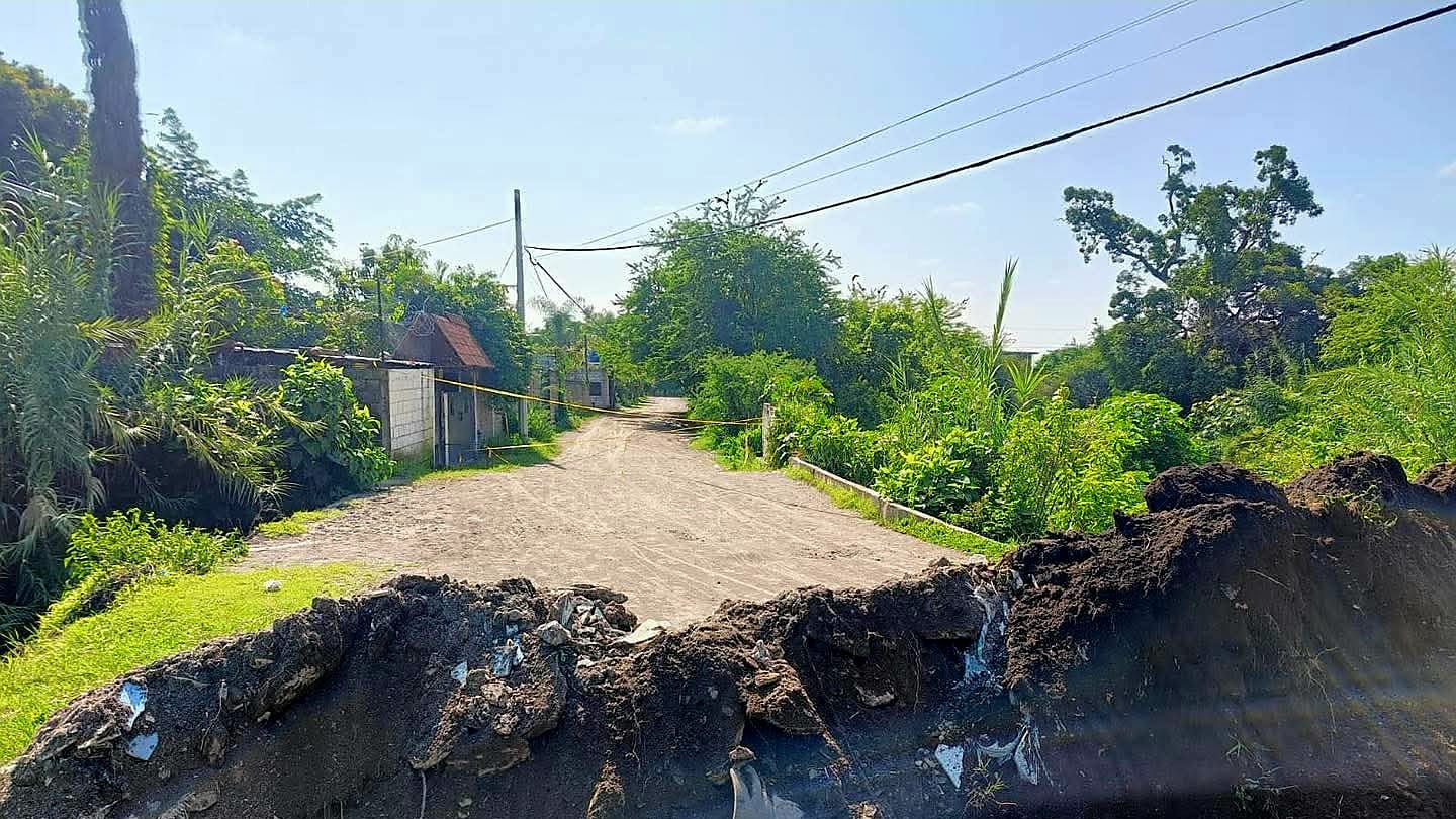 Restringen paso en Puente de la colonia 3 de Mayo