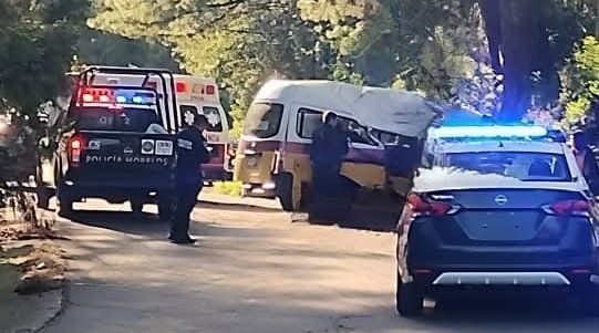 Cinco heridos en choque de combi en la carretera Ocuituco-Tetela del Volcán