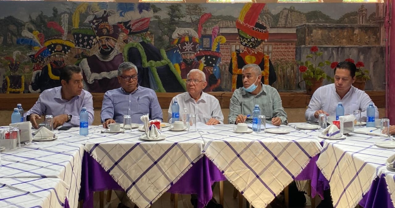 Se reúne Secretario de Gobierno con autoridades de Totolapan