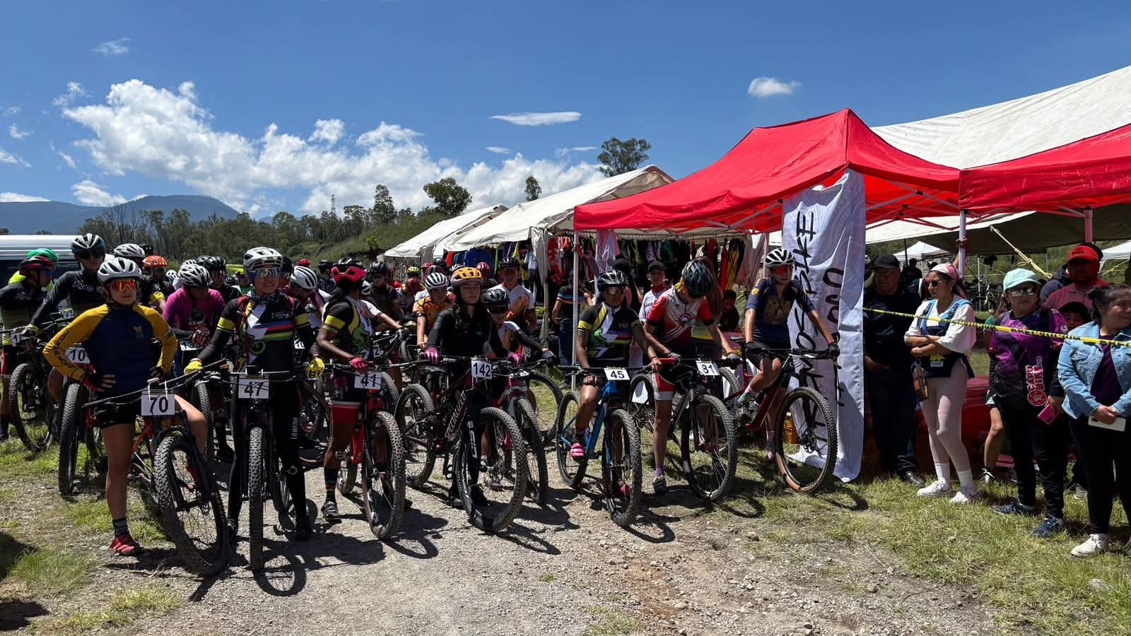 Conforma AMVIAC  grupo de ciclistas para representar a Cuautla en el Bike Marathon Interestatal