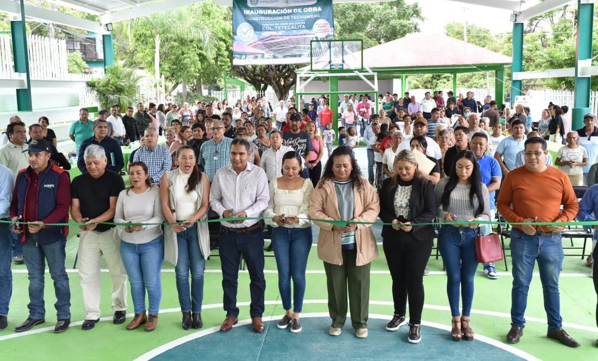Entrega Santos Tavarez techumbre en Tetecalita