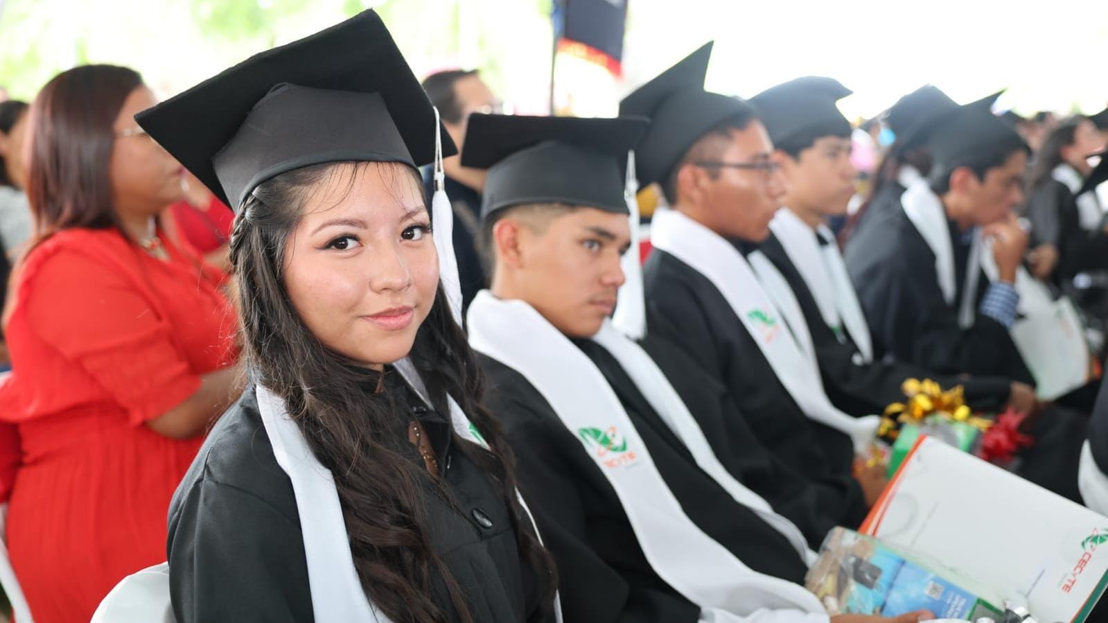 Egresan Mil 200 alumnos del Cecyte Morelos como técnicos especializados