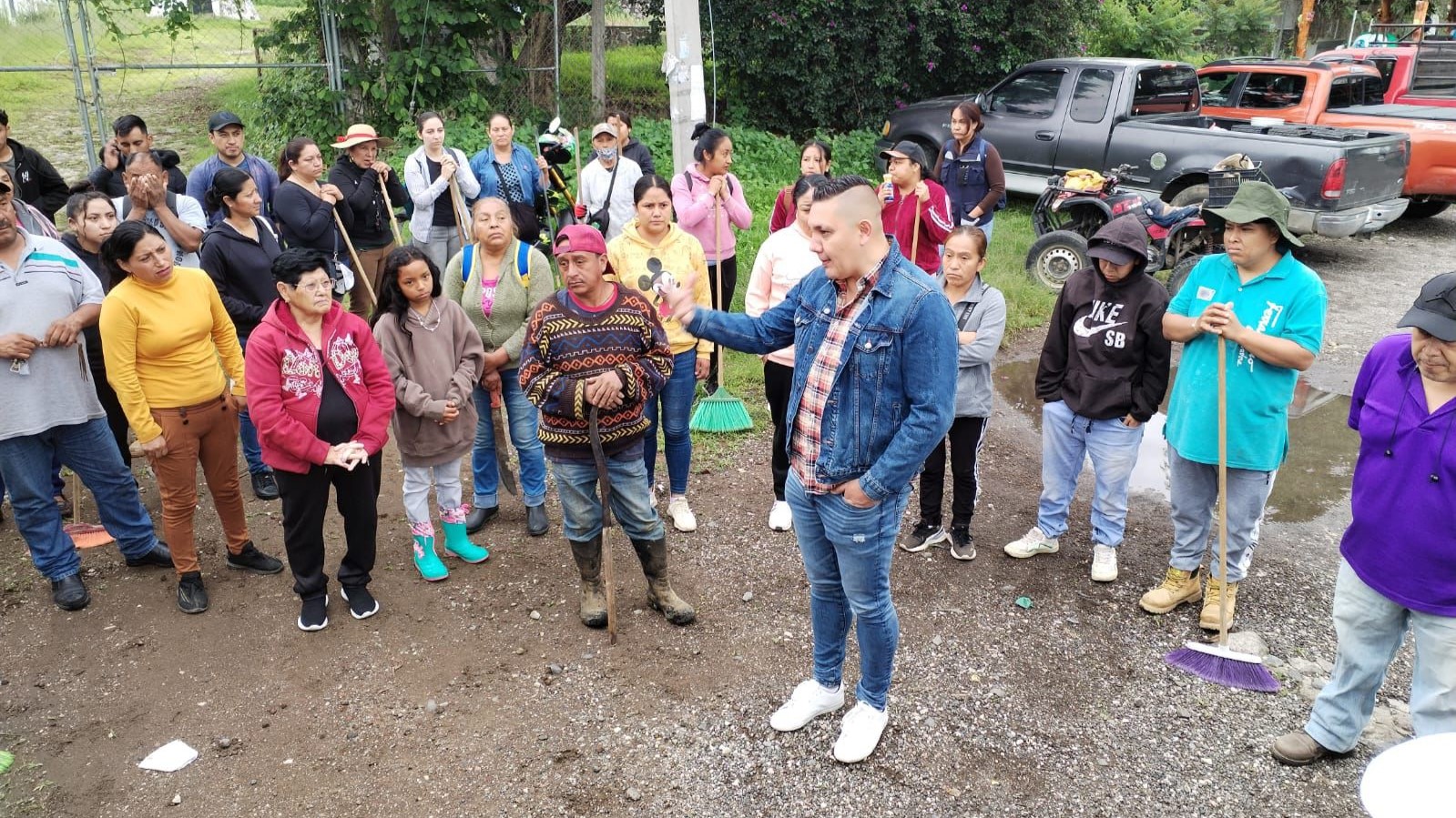 Realizan jornada de faena en carretera de Ocuituco