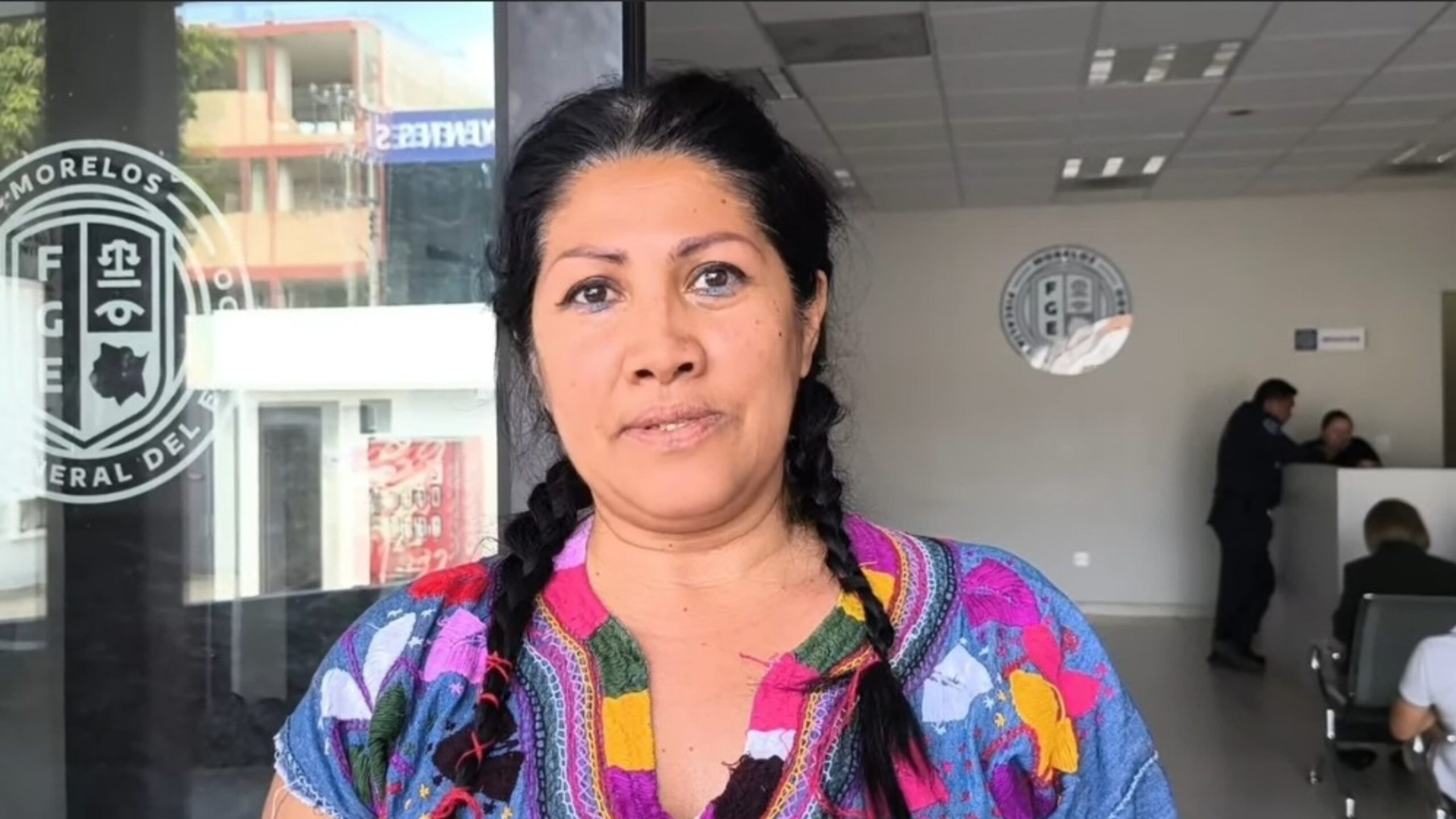 Reportera de Cuautla sale libre tras ser acusada de posesión de vehículo robado