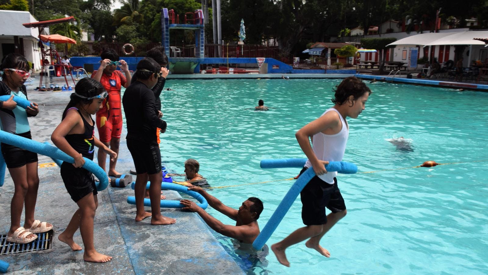 Inician actividades de verano en Agua Hedionda