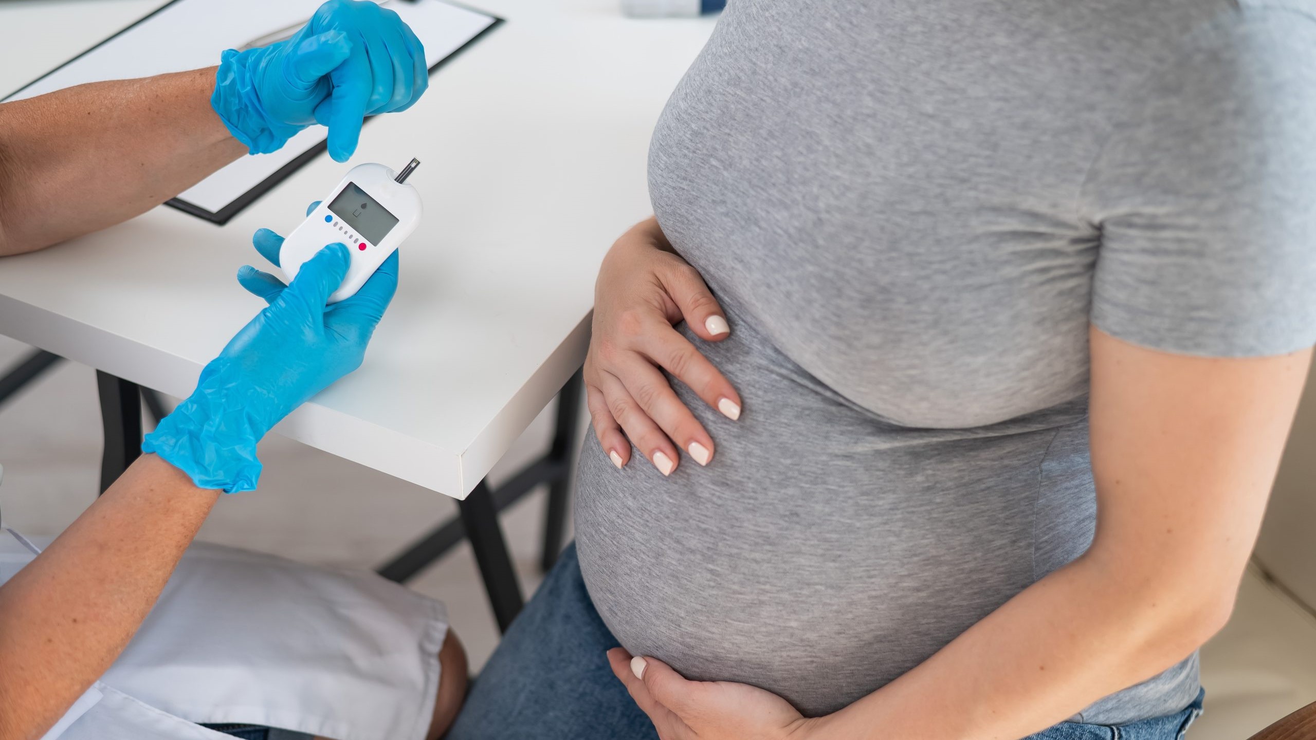Exhortan a mujeres embarazadas a prevenir diabetes gestacional