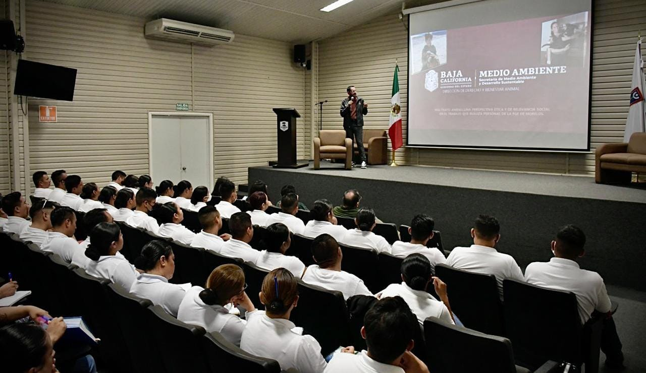 Capacitan a próximos policías de Morelos en contra maltrato animal