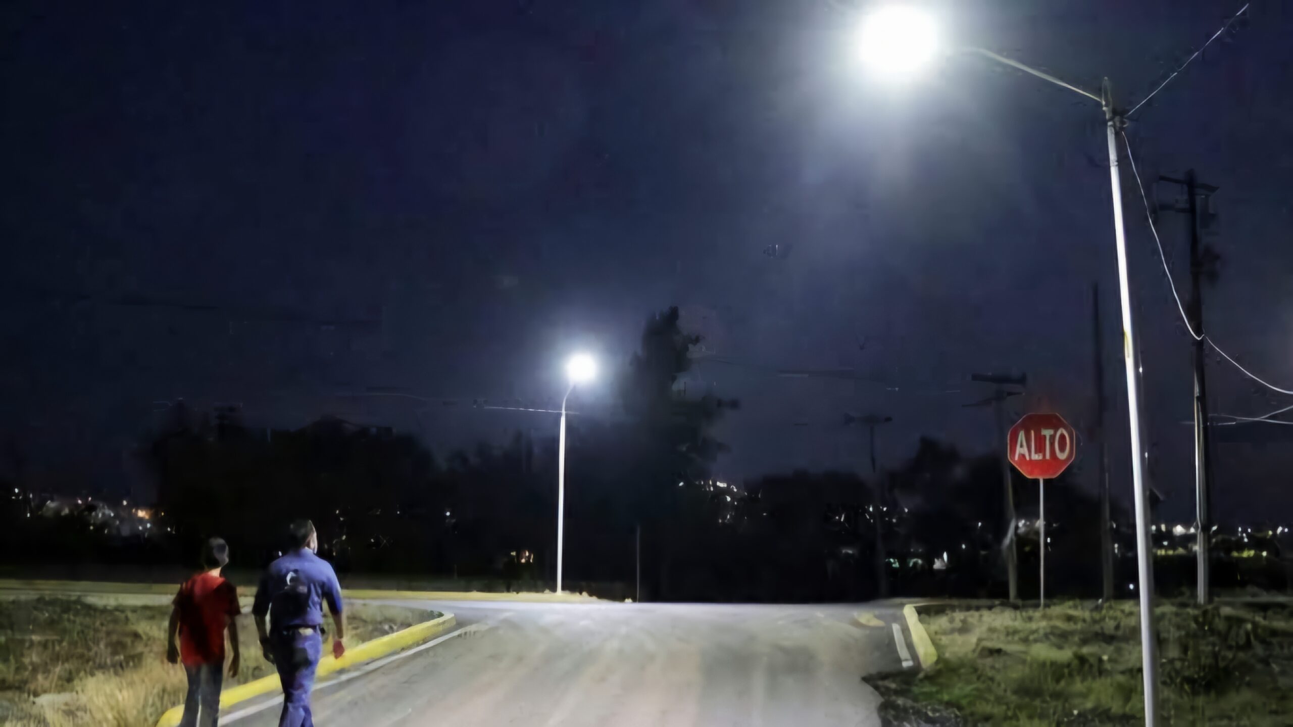 Iluminan calles de Ayala para reforzar la seguridad ciudadana