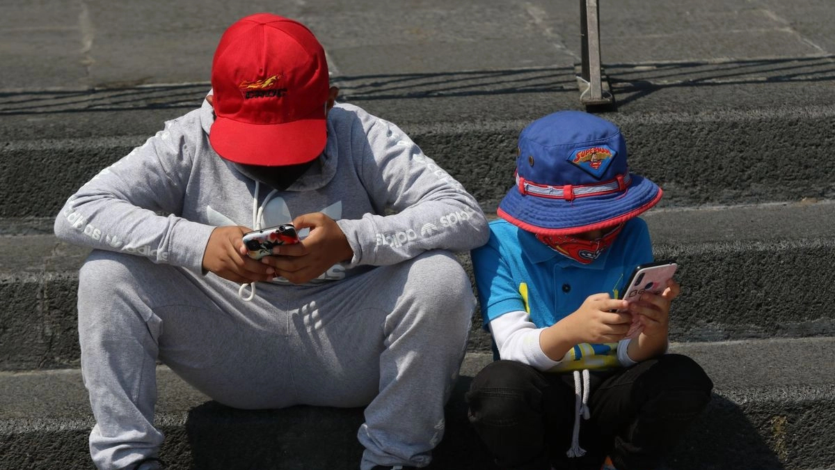 Desaparecen jóvenes por retos virales de TikTok y videojuegos