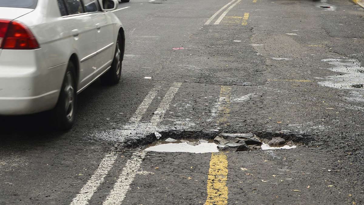 Piden automovilistas atender baches en Cuautla
