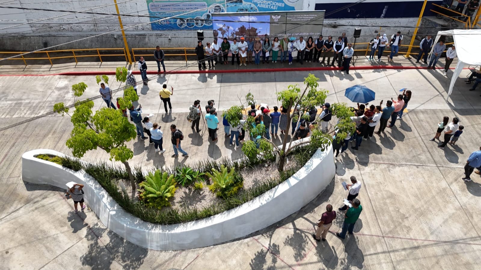 Entrega ayuntamiento de Cuautla pavimentación y glorieta en la Vicente Guerrero