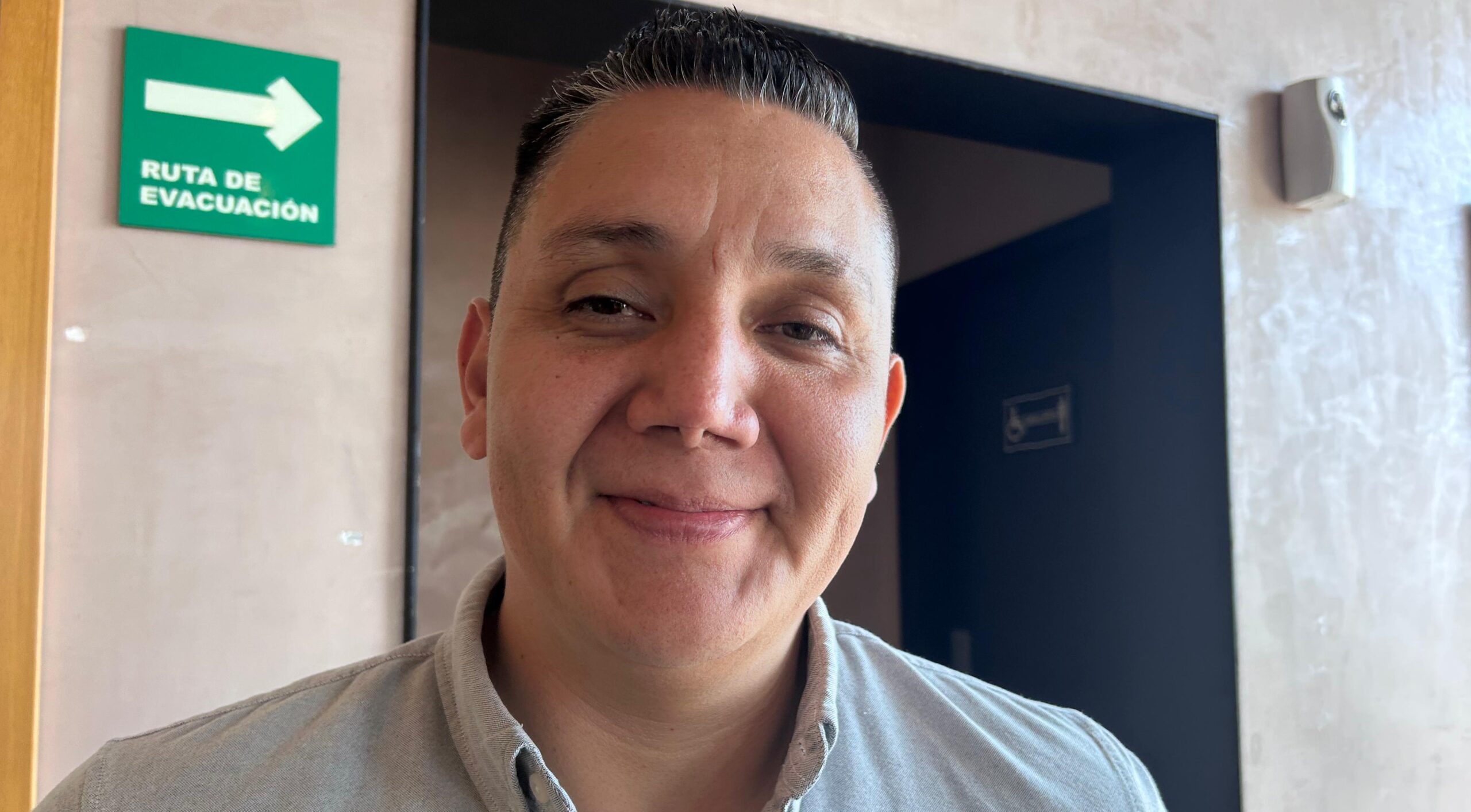 Dota ayuntamiento de Ocuituco de radios a grupo de vigilancia ciudadana en Jumiltepec