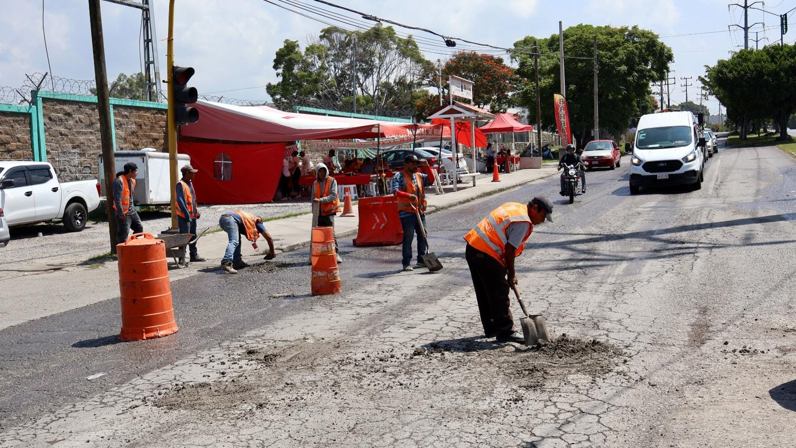 Realizan trabajos de bacheo en la carretera Cuernavaca-Cuautla