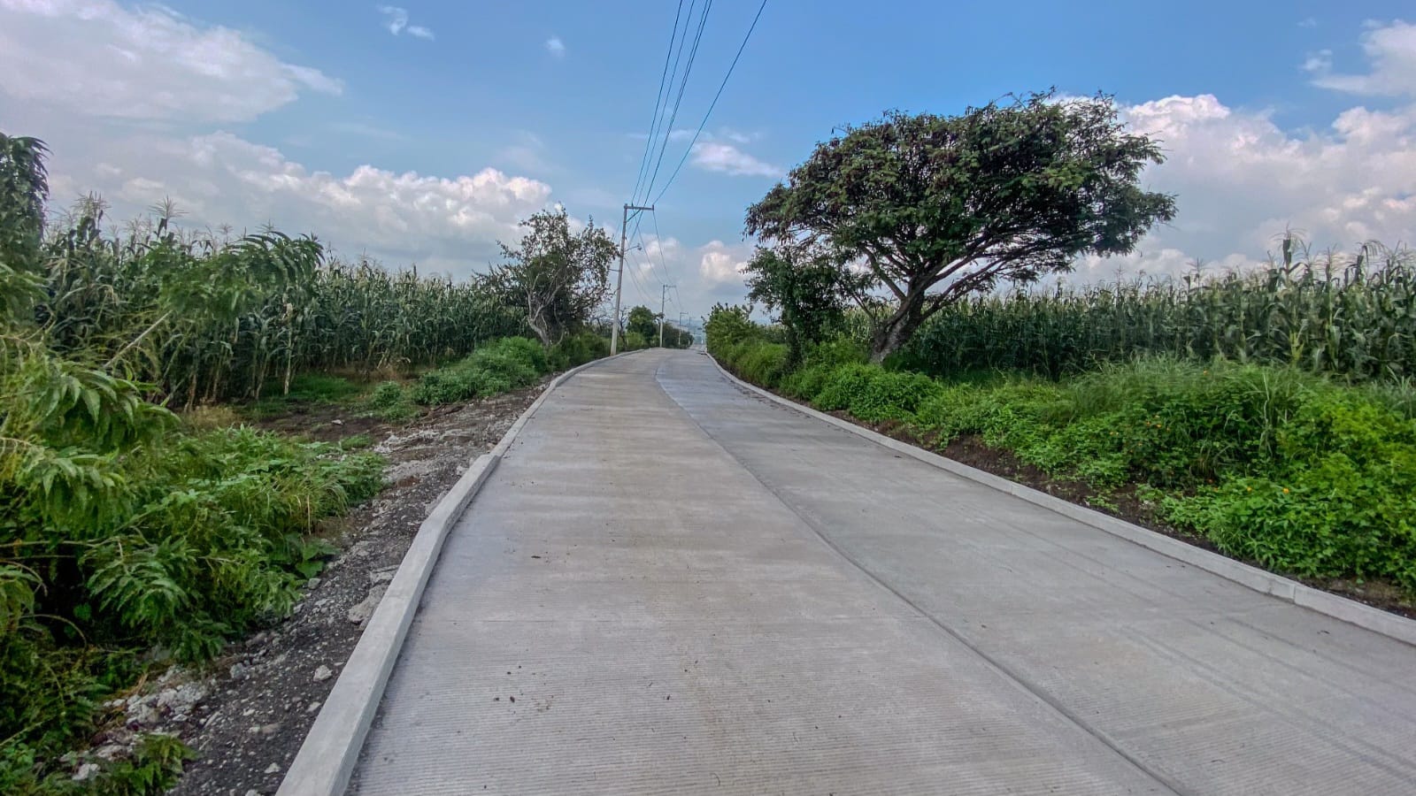 Obra de acceso a Xochitlán presenta un 95 por ciento de avance