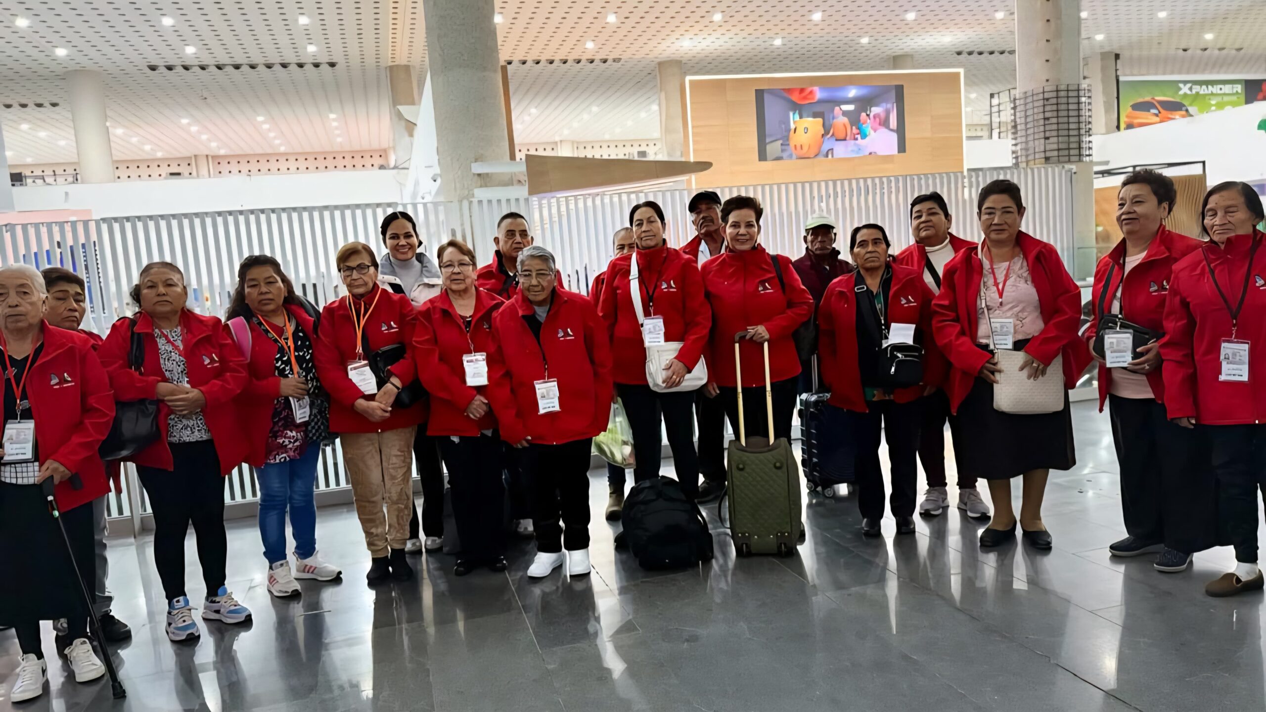 Viajan adultos mayores de Ocuituco a Nueva York para reencontrarse con sus hijos