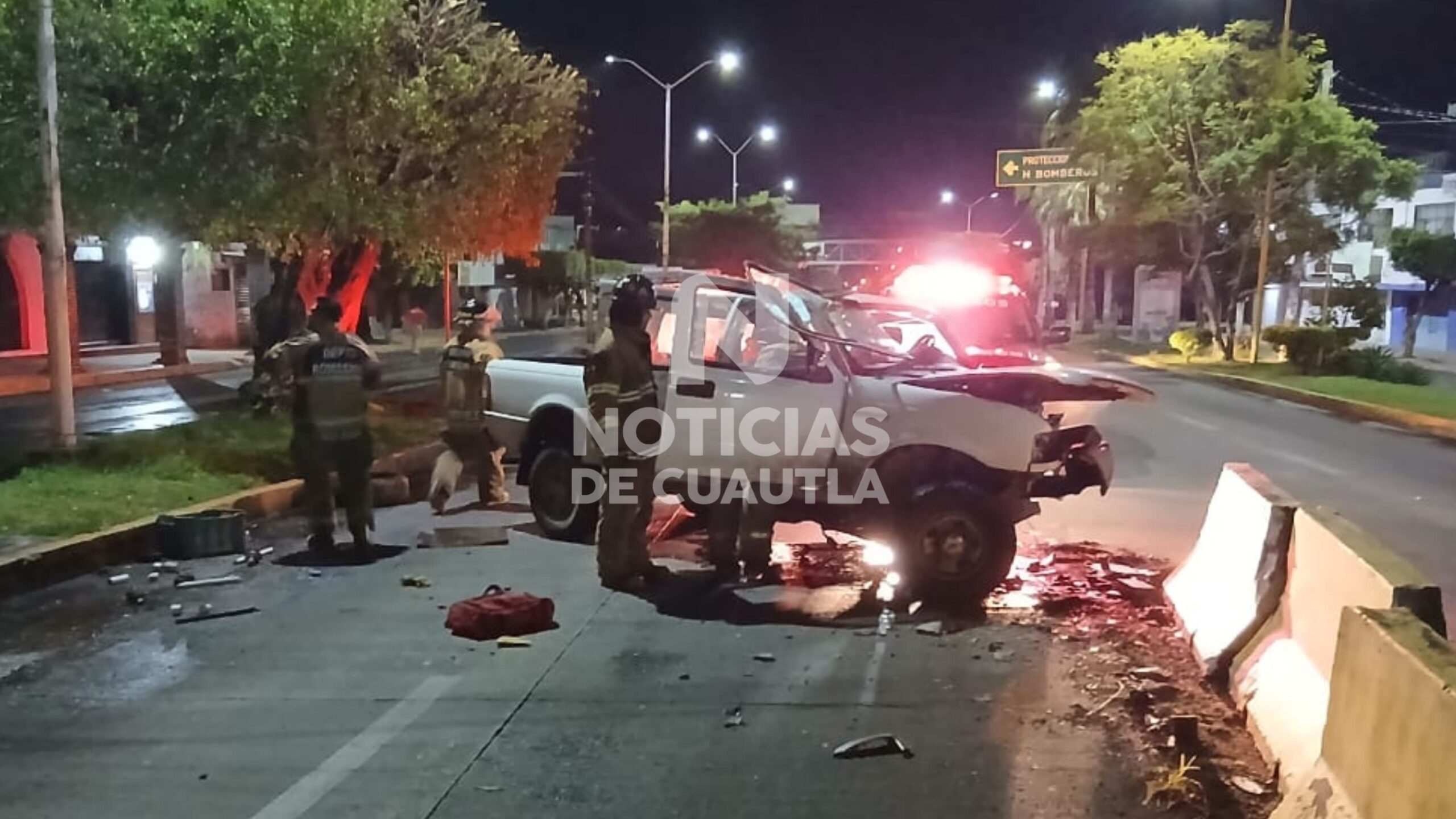 Muere conductor tras chocar en la glorieta de Palmas en Cuautla