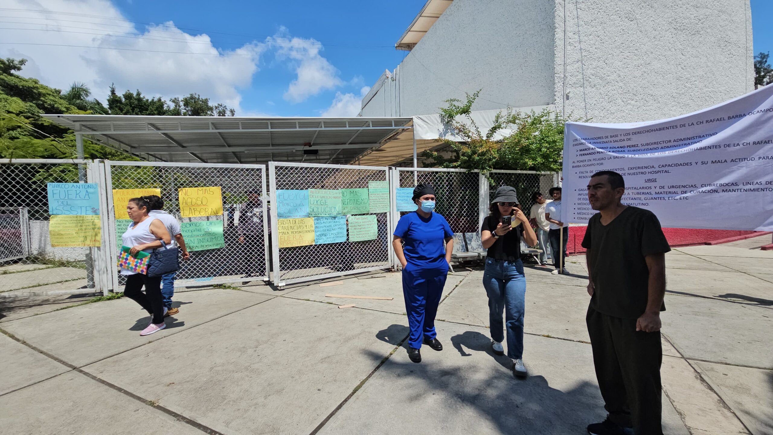 Exigen la salida del subdirector y del subdelegado administrativo del Hospital «Rafael Barba Ocampo»
