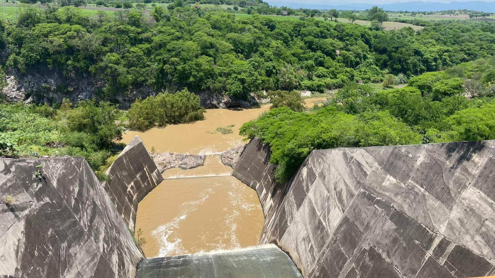 Se activan los protocolos para liberar el exceso de agua de la presa Cayehuacan