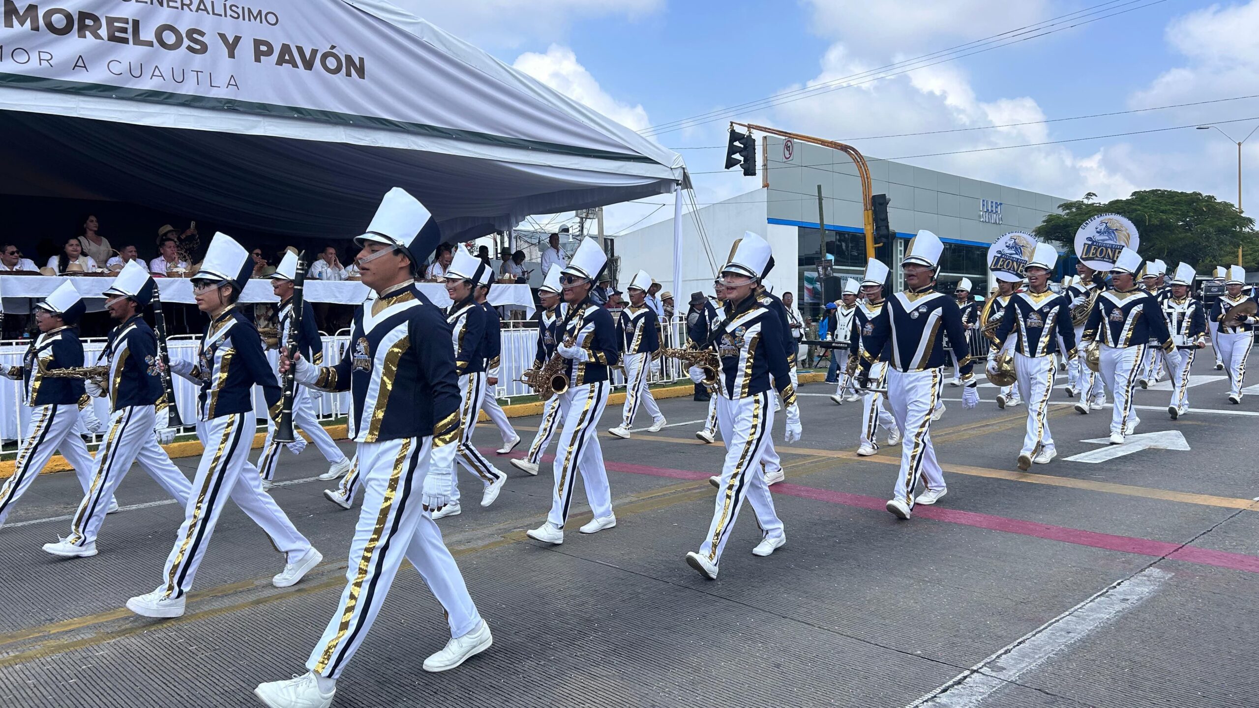 Con desfile cívico-militar Cuautla celebra aniversario del natalicio de José María Morelos y Pavón