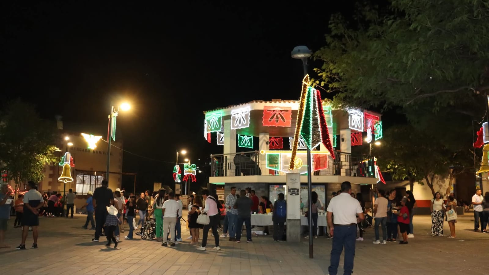 Ayala se prepara para la Noche Mexicana