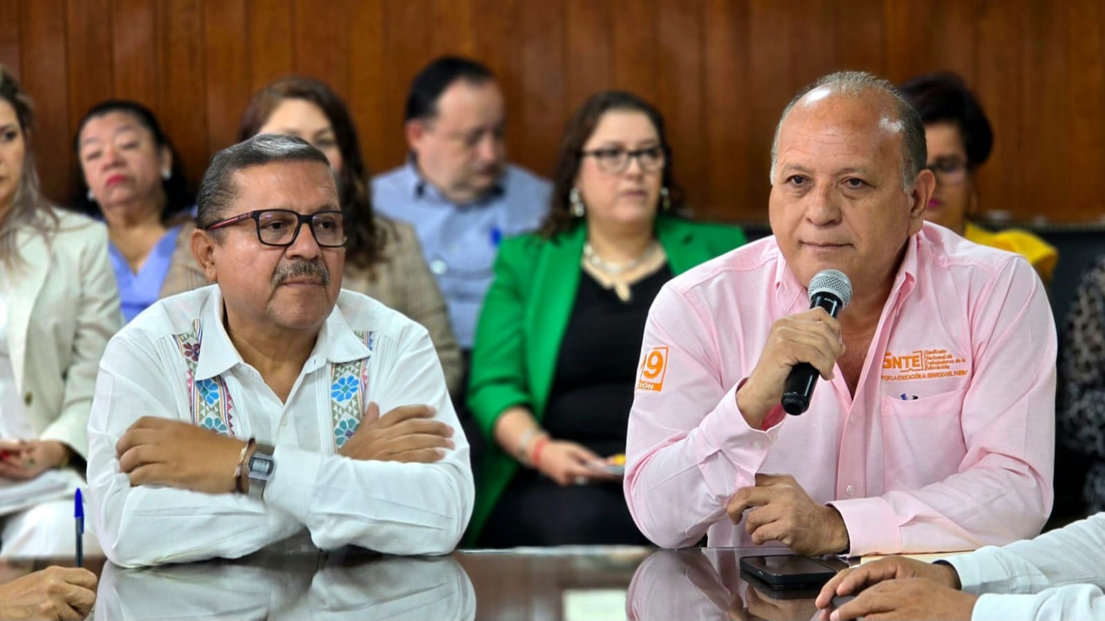 Fortalece IEBEM y Sección 19 del SNTE mecanismos para regular pago a docentes