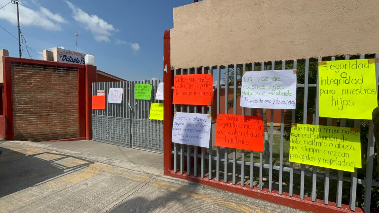 Padres de familia de la primaria «Octavio Paz» de Yautepec piden destitución de directora y docente