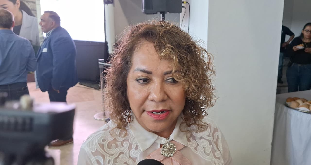 Responde Contralora a juicio político en su contra