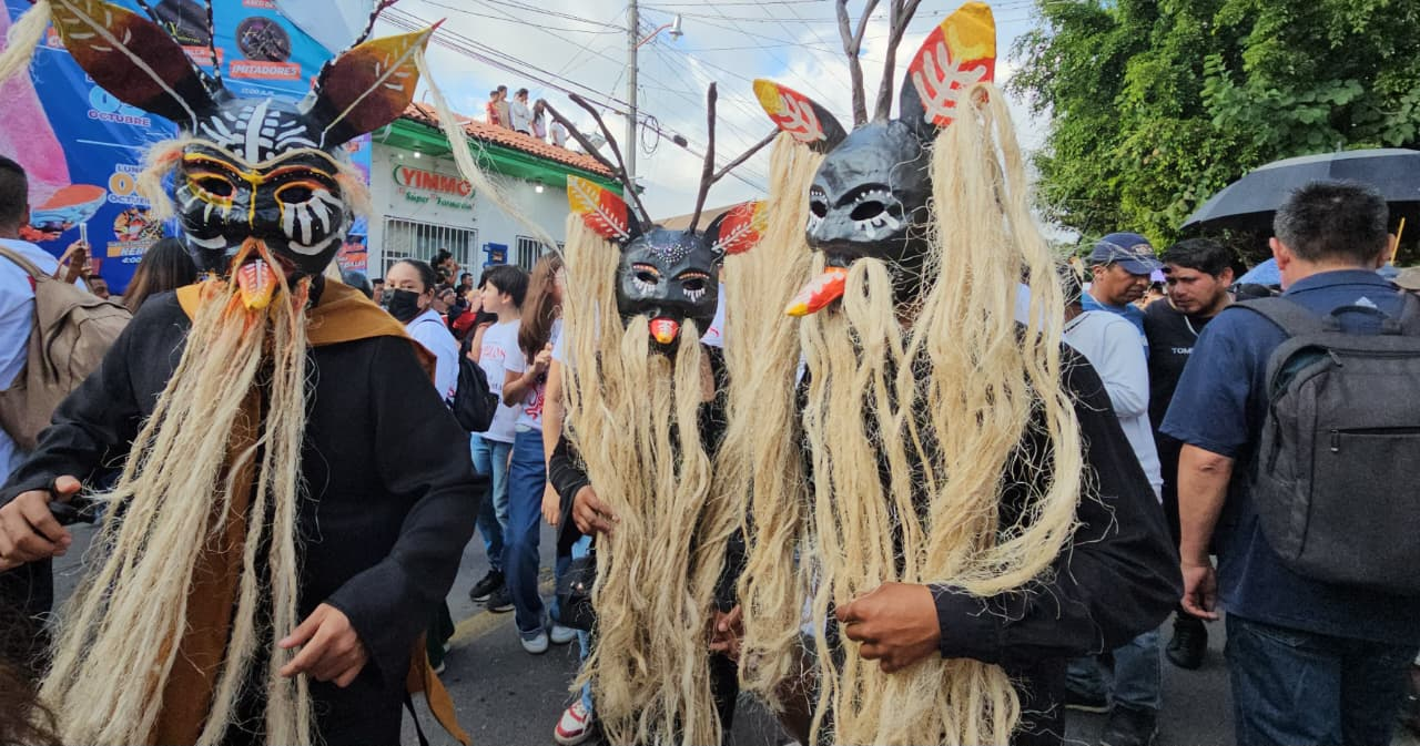Con éxito se realizó la Mojiganga 2025
