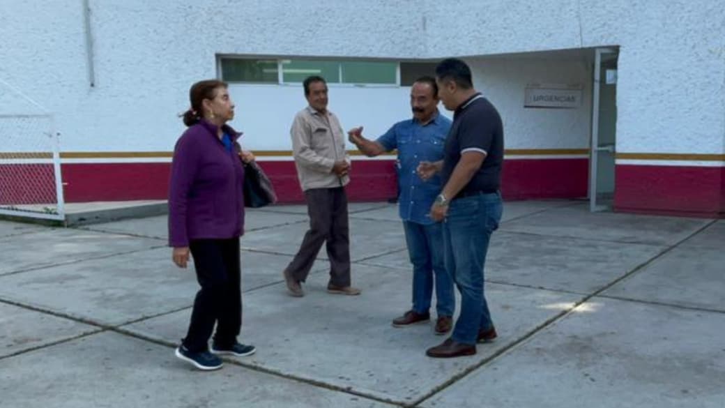 Derechohabientes del ISSSTE enfrentan a subdelegado administrativo