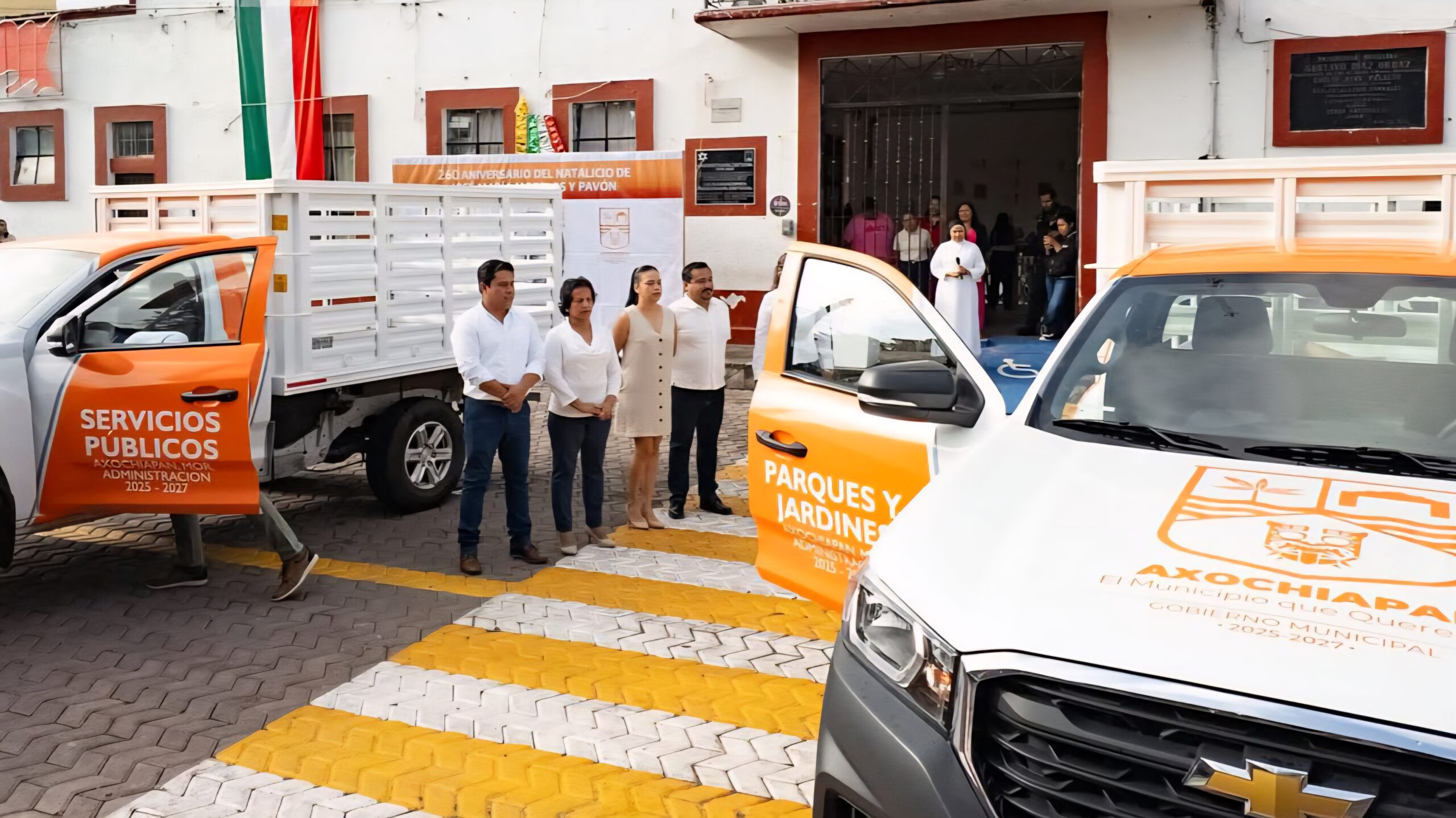 Entrega Marco Cuate unidades vehiculares para Ecología y Servicios Públicos