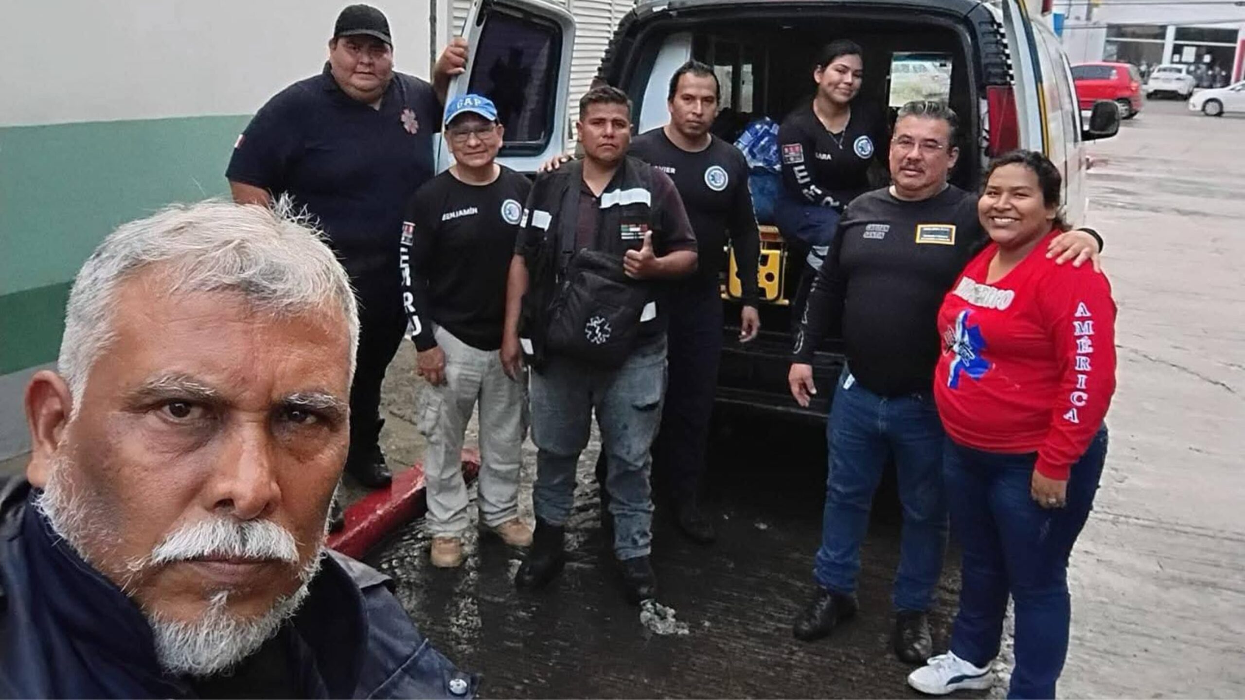 Equipo de rescate de Cuautla sale a Veracruz para ayudar a damnificados