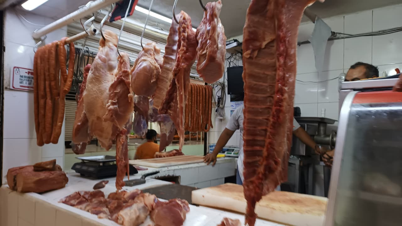 Carne de res se vende en 250 pesos el kilo