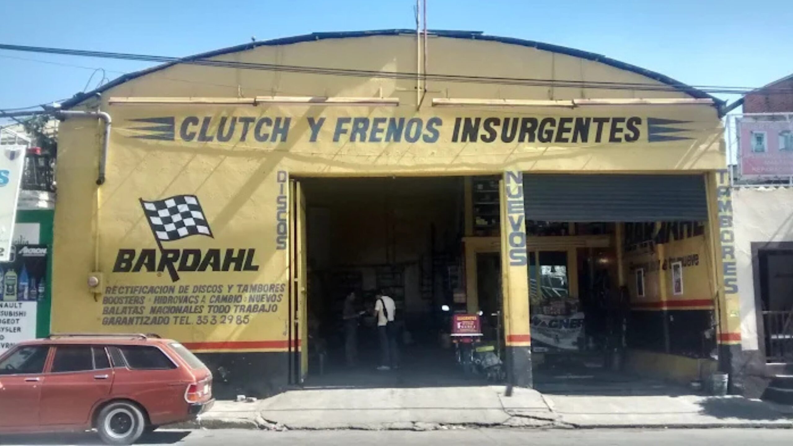 Atacan a balazos negocio de clutch y frenos en Cuautla
