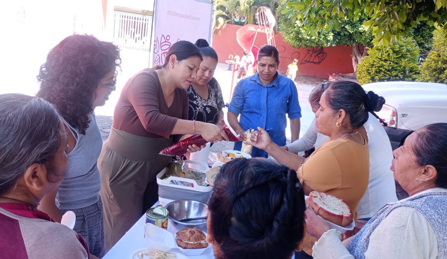 Impulsan Centros Libres autoempleo y creatividad entre las mujeres