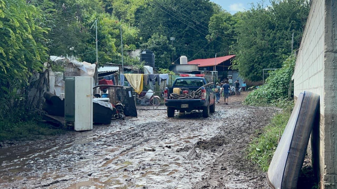 22 casas fueron afectadas por creciente de barranca en Ixtlilco El Chico