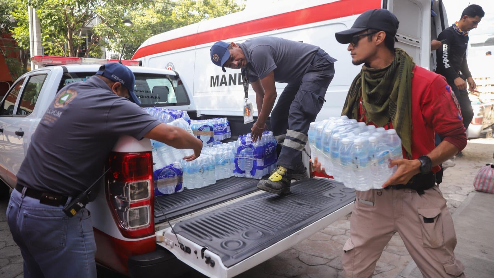 Envía Morelos más de 14 toneladas de ayuda humanitaria a estados afectados por lluvias
