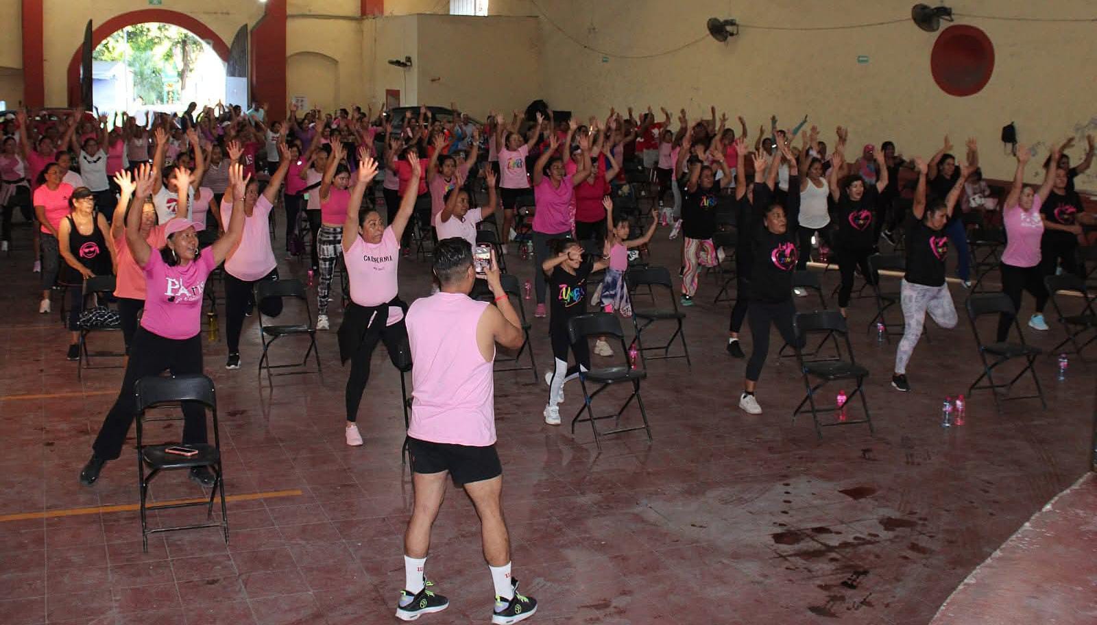 Jonacatepec impulsa la salud de las mujeres con la “Zumba Party in Pink”