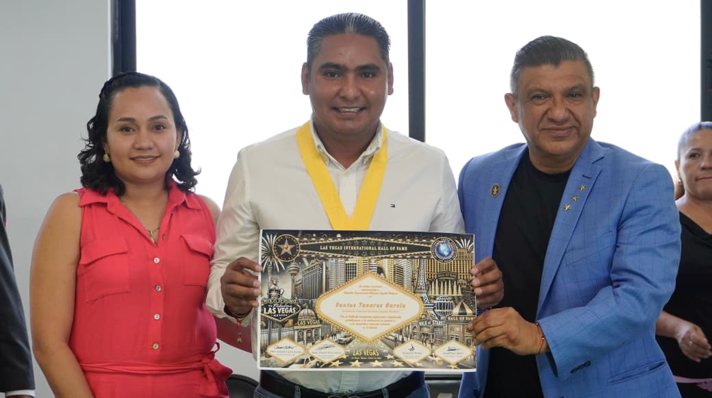 Alcalde Santos Tavarez Recibe Medalla Internacional «Máximo Orgullo Hispano»