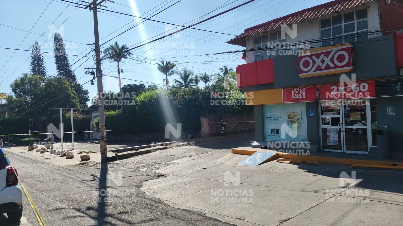 Atacan a balazos a una persona que salía del OXXO en Tetelcingo