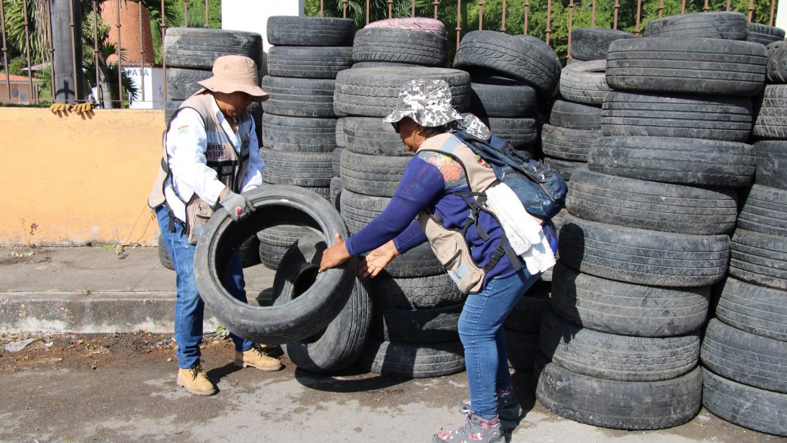 Realizan jornada de limpieza y descacharrización en Ayala