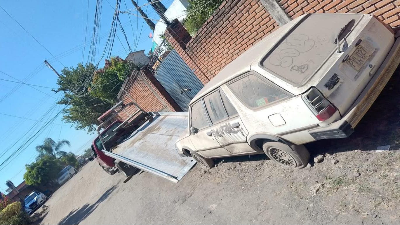 Retiran Vehículos Abandonados en Colonias de Cuautla