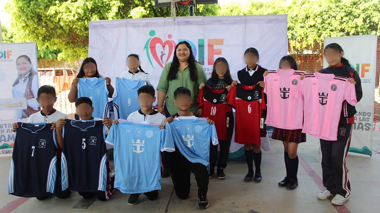 Impulsa DIF Cuautla el deporte en adolescentes con entrega de uniformes